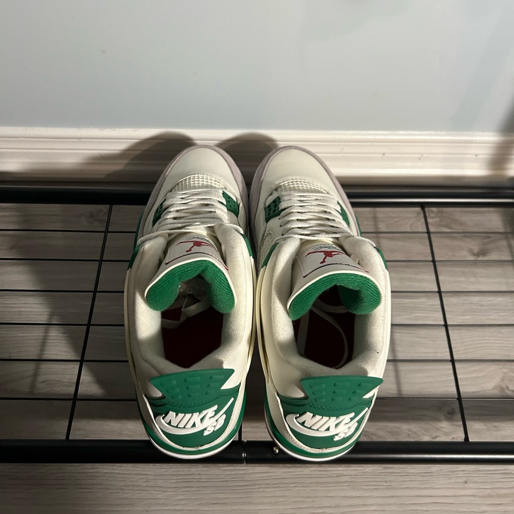 Jordan 4 Pine Green - Picture 4 of 6